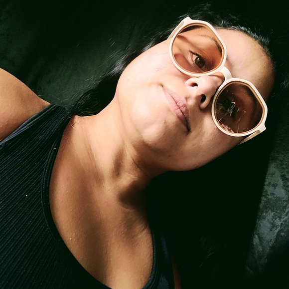 Last 1❗️Retro Tan & Brown Sunglasses ✨️ - Picture 3 of 13